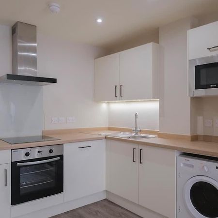 Charming 1-Bedroom Apartment In Leeds City Centre Perfect For Couples Or Solo Travelers Bagian luar foto